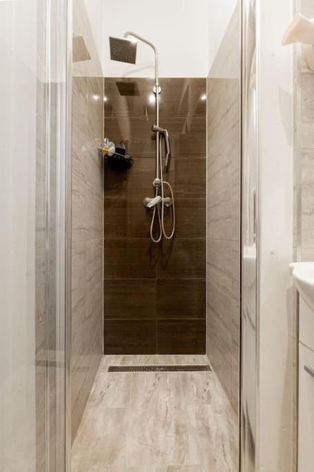 Apartment Elegant Downtown At Kiraly 39 *