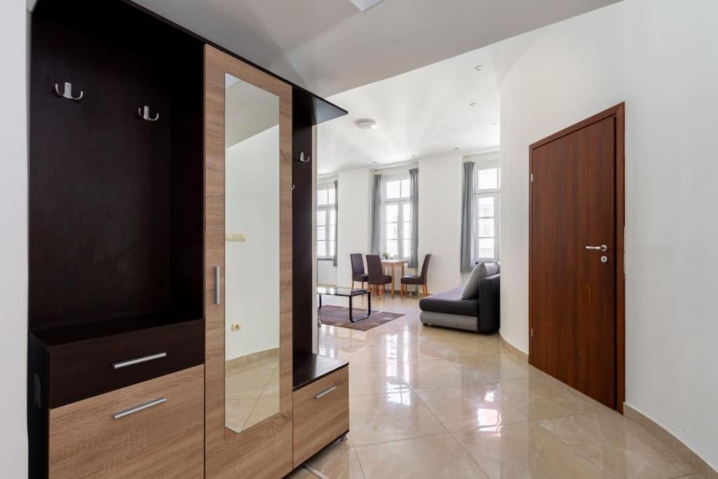 Elegant Downtown At Kiraly 39 Apartament Budapesta